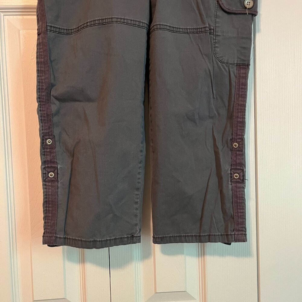 Capris - Picture 3 of 4